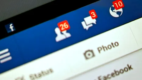 Facebook încurajează folosirea mai multor profiluri de Facebook, pe care le poți schimba fără a te loga din nou
