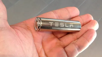 Tesla a brevetat o tehnologie pentru un nou tip de acumulatori cu litiu