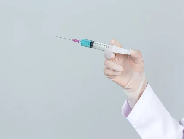 Scandal în New York: companie acuzată că vinde injecții cosmetice din țesuturi provenite de la cadavre