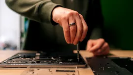 Ce se strică cel mai des la laptopurile românilor? Date reale dintr-un service cu experiență (P)