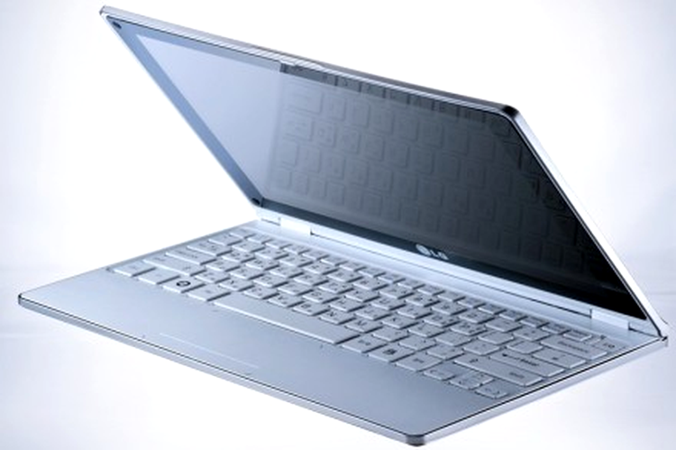 LG X300 cu tastatură chiclet şi ecran glare