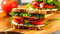 Care este cel mai sănătos sandwich? Ingredientul care îl poate transforma într-o bombă calorică
