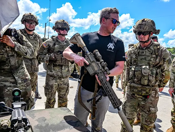 Pușcașii marini americani au respins trecerea la pușca de asalt M7. Care este motivul?