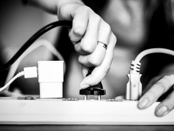 Cetățenii din Republica Moldova, îndemnați să nu folosească electrocasnice mari. Ajutor venit din România și Ucraina