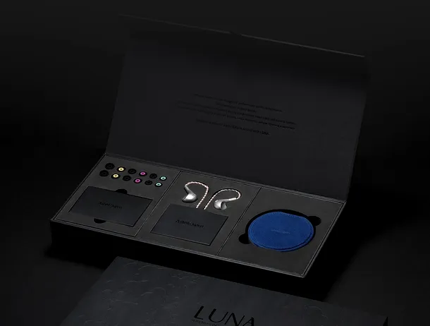 Luna, noile căști de la Astell & Kern