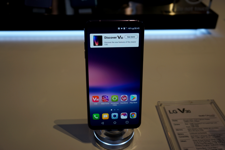 LG V30