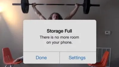 Noua reclamă pentru Google Photos ironizează subtil capacitatea de stocare de 16 GB de pe iPhone