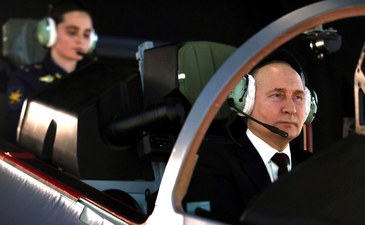 vladimir putin in carlinga unui avion