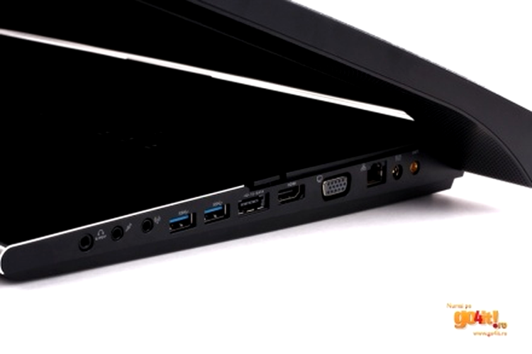 Asus NX90 - două porturi USB albastre