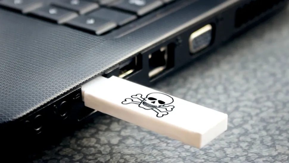 Un student a distrus 66 de PC-uri ale facultăţii pe care a absolvit-o folosind un stick USB. Daune în valoare de 58.000$