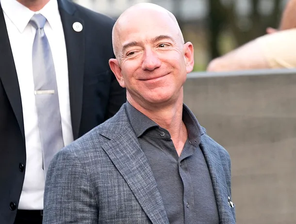 Jeff Bezos intră în Premier League. Miliardarul devine acționar la Liverpool