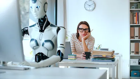 Inteligența artificială continuă să preia locurile de muncă ale oamenilor. Amazon închide o platformă folosită de milioane de freelanceri