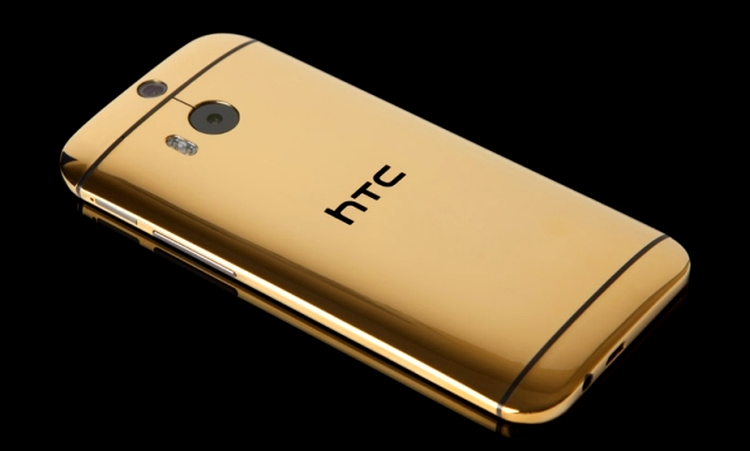 HTC One M8 cu carcasă din aur de 24 de carate