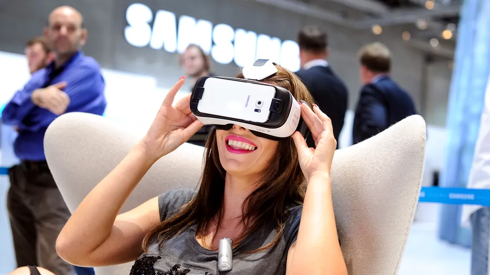 Producătorii de dispozitive pentru realitate virtuală la testul realităţii: iată câte unităţi vor vinde în acest an [INFOGRAFIC]