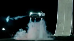 VIDEO: Noul Tesla Roadster sfidează gravitația, dar producția este amânată până în 2028
