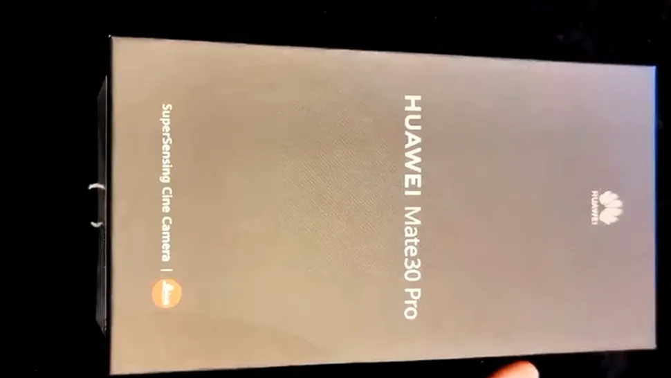 Mate 30 Pro: primul unboxing din lume! Ce se găseşte în cutia noului flaghsip Huawei [VIDEO]