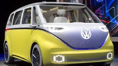 Volkswagen a prezentat o versiune electrică a celebrului său microbuz Transporter: are autonomie de 600 de Km şi sistem autopilot