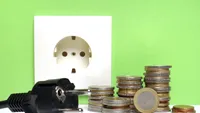 Cât te costă pe an aparatele lăsate în standby. Încărcătorul de telefon consumă mai puțin decât ai crede