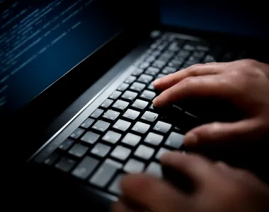 Rețea de spionaj cibernetic a serviciilor ruse GRU, destructurată de FBI cu sprijinul României