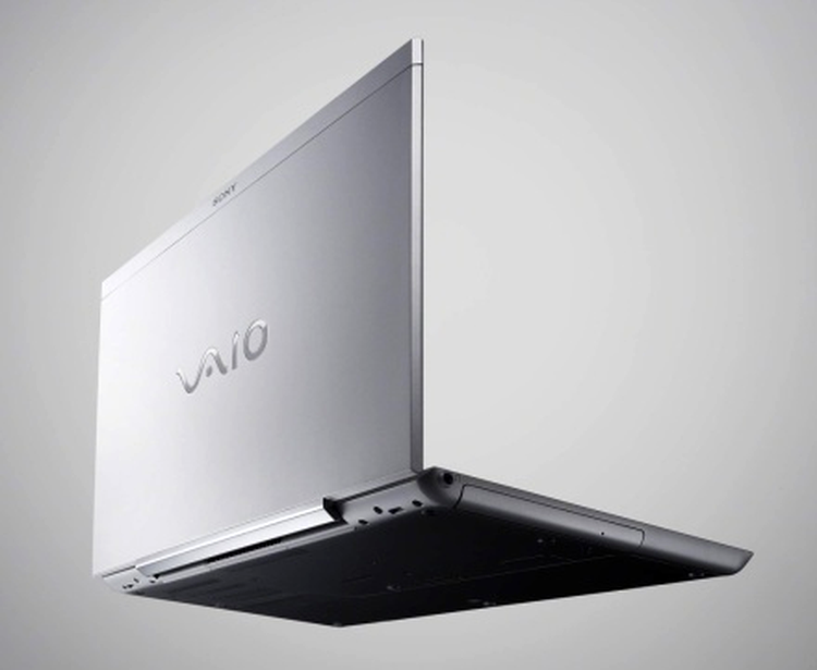 Sony VAIO SE - subţire, uşor şi bine construit