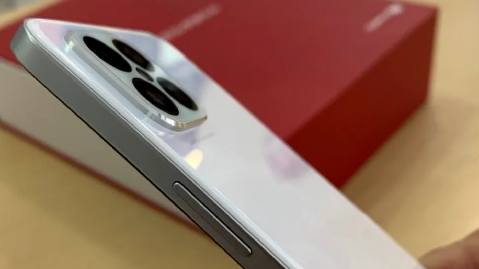 Noul Nova 8 SE de la Huawei seamănă mult cu seria iPhone 12