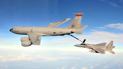 Ce trebuie să știm despre KC-135, cisterna aeriană americană prăbușită în Irak. Aeronavele ar putea ajunge în curând și în România