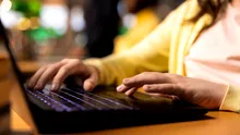 Amazon Web Services oferă studenților, inclusiv români, cursuri gratuite de cloud și AI și vouchere de certificare de 579 de dolari