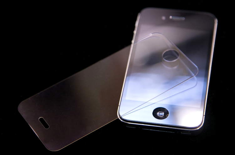 iPhone 6 va avea ecran cu strat de safir