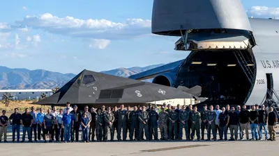 Forțele Aeriene americane au donat un avion stealth F-117 Nighthawk cu istoric impresionant de luptă către Smithsonian