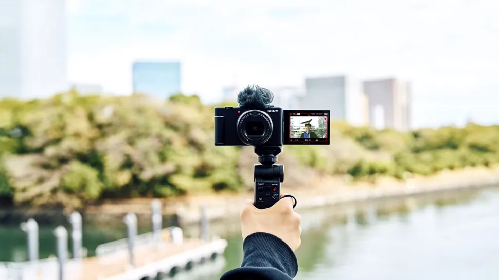 Sony ZV-1 II este o nouă cameră de vlogging cu obiectiv wide și alte mici îmbunătățiri
