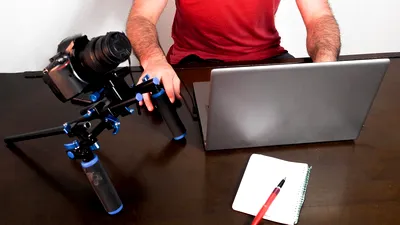 Video - Ce tip de conținut funcționează pe YouTube în 2026? Un creator român urmărit de peste 1,5 milioane de oameni explică
