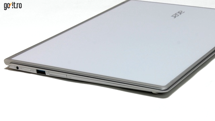 Acer Aspire S7 (393): aluminiu, plastic şi Gorilla Glass