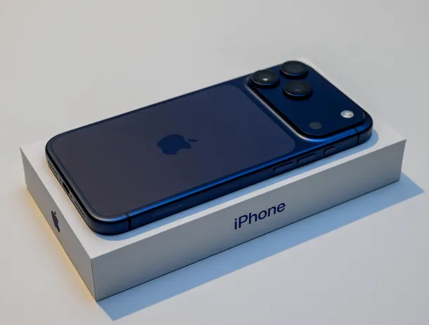 Comisia Europeană propune etichete mai detaliate pentru smartphone-uri, cu informații despre durabilitate și reparabilitate