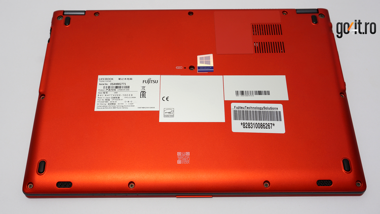 Fujitsu U938 Red
