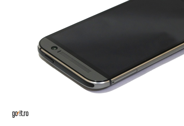 HTC One M8 - butonul de pornire şi emiţătorul infraroşu