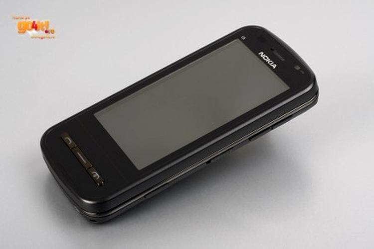 Nokia C6 - butoanele laterale