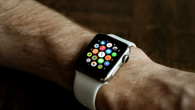Un doctor susține că ceasul lui Apple Watch i-a salvat viața