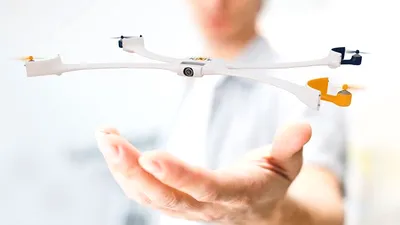 Această mini-dronă ar putea fi confundată cu un ceas de mână [VIDEO]
