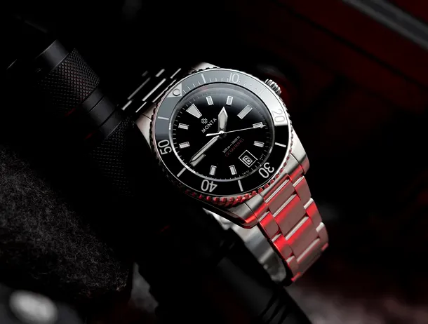 Monta Oceanking: Ceasul de scufundări care mizează pe precizie tehnică, proporții clasice și rezistență la apă de 300 m