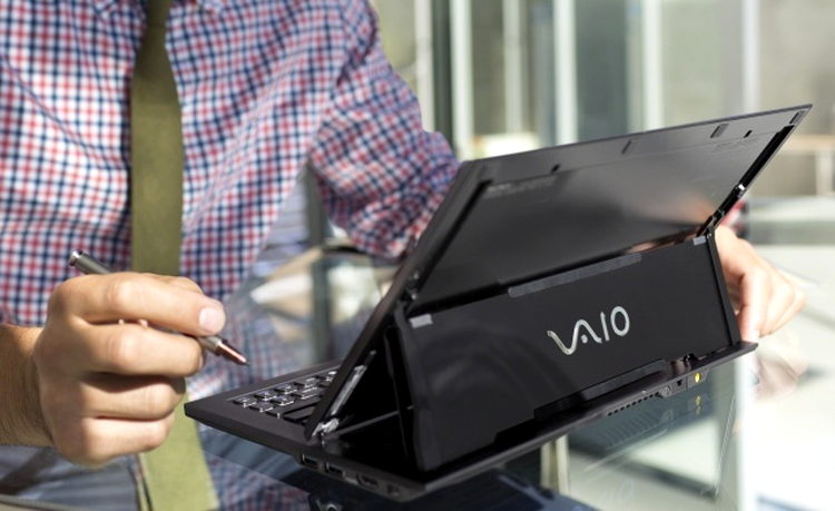 Sony VAIO Duo 11 va ajunge pe piaţă în luna octombrie