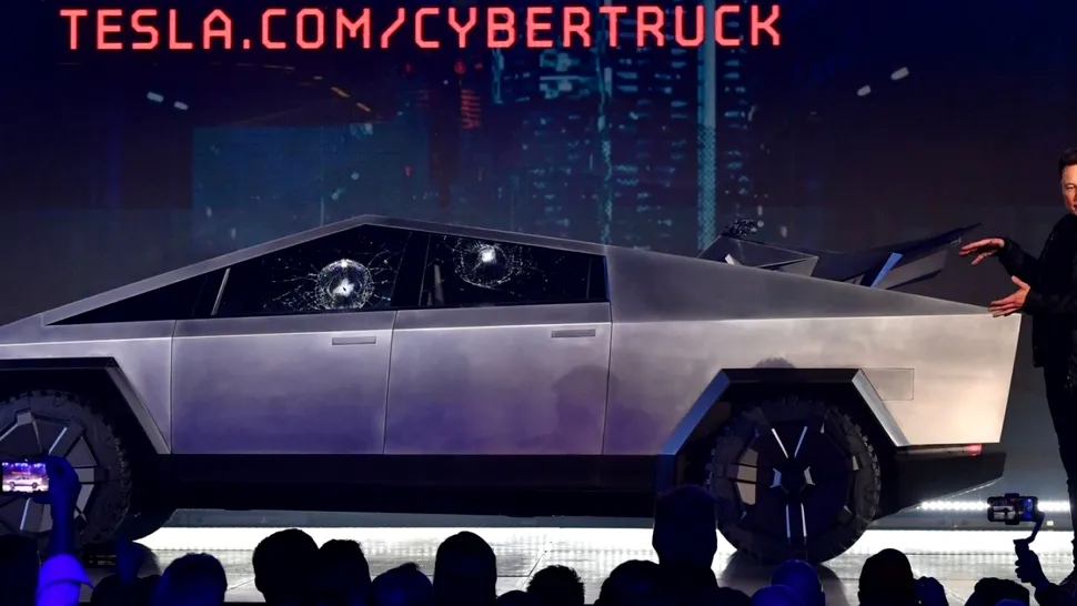 Cybertruck este aproape de lansare. Musk a anunțat când va intra în producție și când livrează primele unități