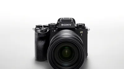 Noua cameră mirrorless Sony Alpha 1 poate filma în 8K și costă cât un Logan