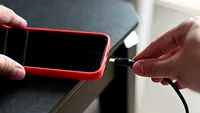 90% dintre oameni își încarcă greșit telefonul. Care este greșeala care ne distruge smartphone-ul
