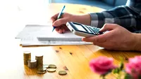 Pensionarii riscă să rămână fără bani. Plata pensiei poate fi blocată în aceste cazuri. Se anunță obligatoriu Casa Națională de Pensii