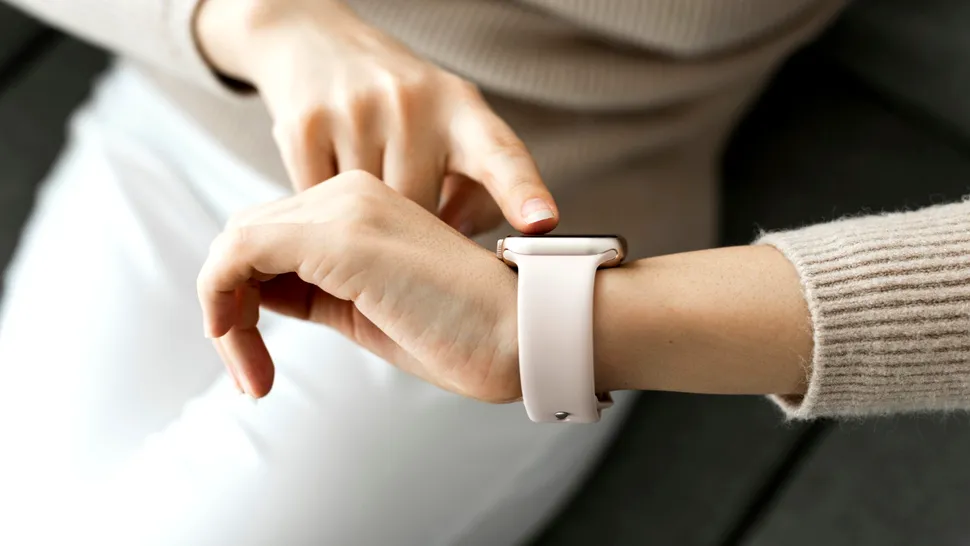 Un Apple Watch a salvat două vieți: Cum i-a schimbat notificarea ceasului viața unei mămici de 25 de ani