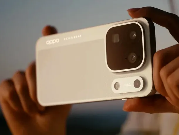 Oppo Find X10 Pro Max a fost lansat. Este primul telefon din lume cu trei camere de 200MP