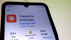 Claude de la Anthropic ajunge pe locul 1 în topul aplicațiilor gratuite Apple după disputa cu Pentagonul