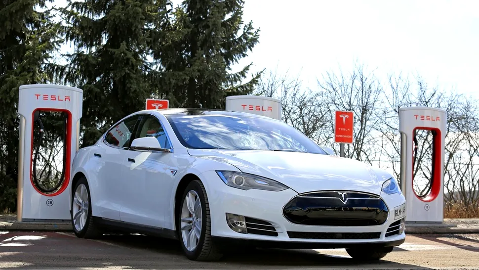 Câți kilometri rezistă un automobil Tesla? Răspunde chiar Elon Musk