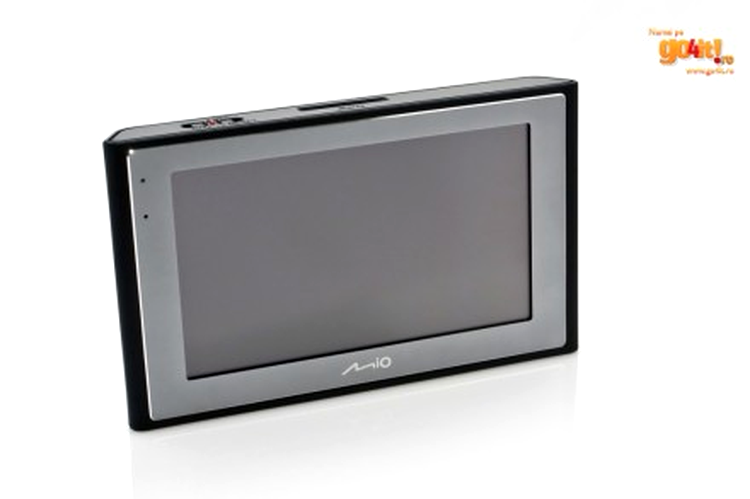 Mio Moov 500 cu ecran generos de 4.7