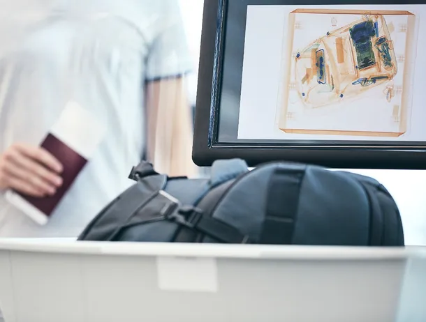 Turiștii au rămas șocați la vederea imaginilor afișate de scanerele din aeroport. Acuratețea este incredibilă